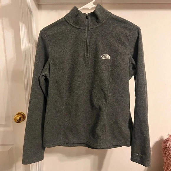 The North Face Quarter Zip Gray Pullover - Picture 1 of 8